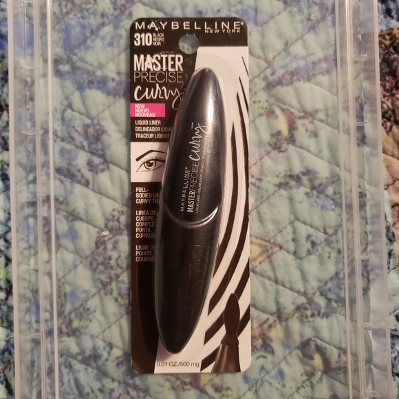 MAYBELLINE Curvy eyeliner - Picture 2 of 3
